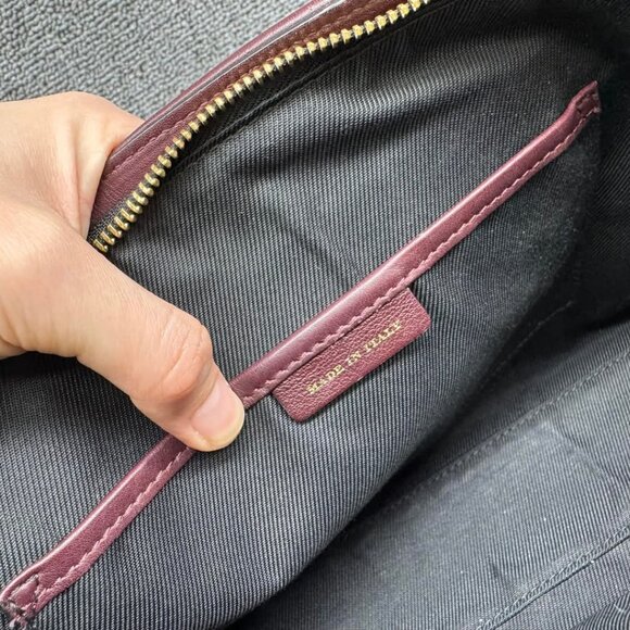 Burberry Leather Shoulder Bag 499-032225 - Picture 14 of 16